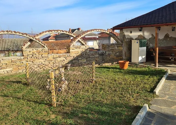 Balabanovata Kashta 2*